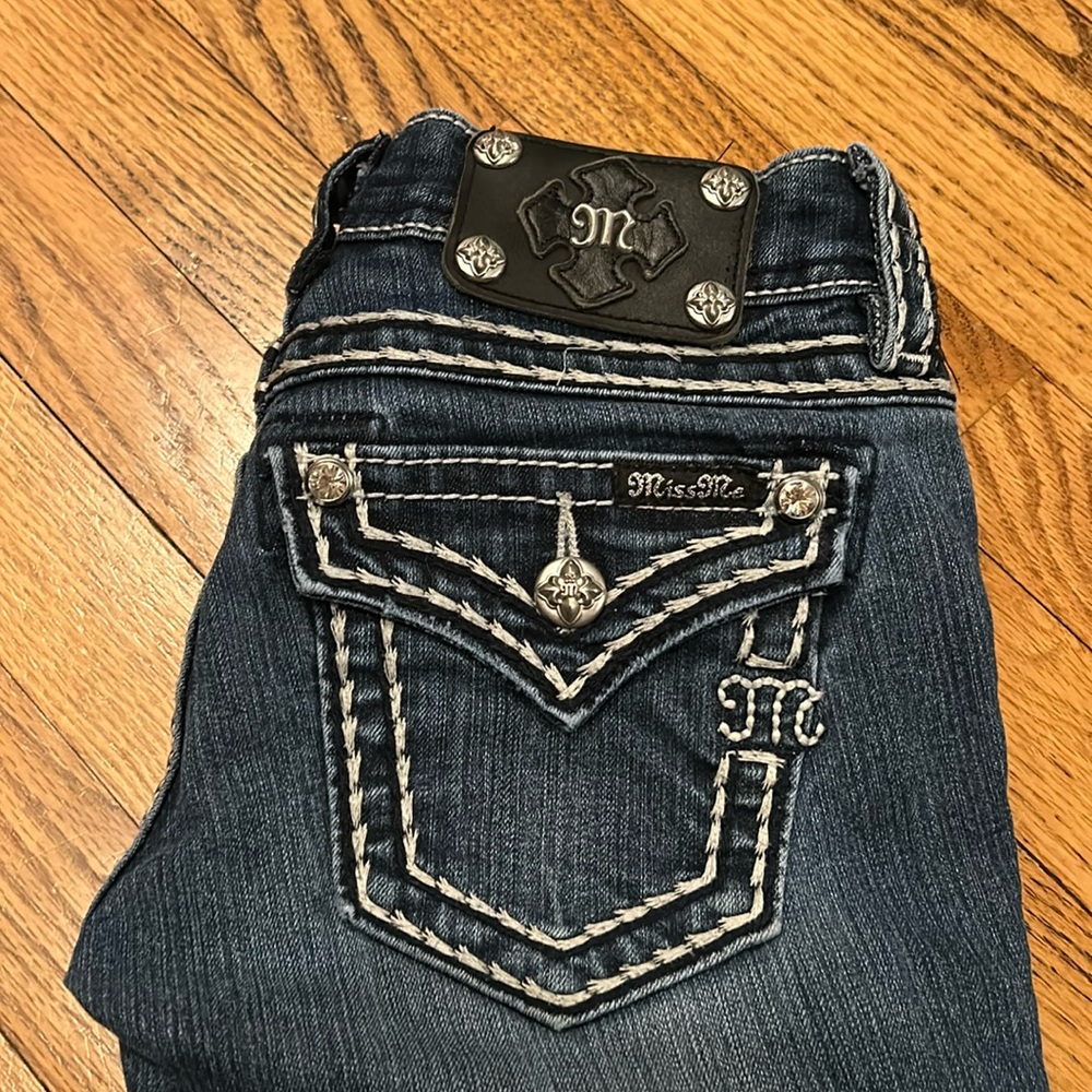 Miss Me Signature Skinny Jeans - Picture 1 of 7